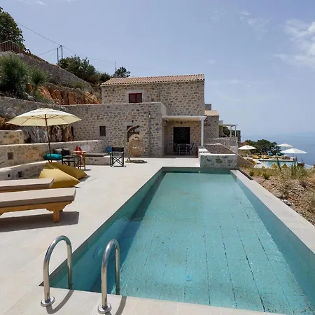 Athina-apea بيت للعطل